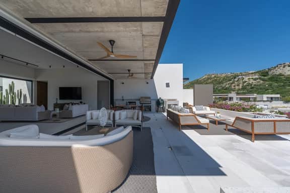 Modern & Spacious 5BR Villa at Querencia - Image 5