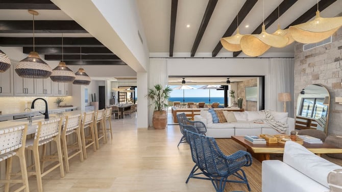 Pool Bar and Lounge
